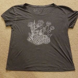 Gray cactus succulent tee